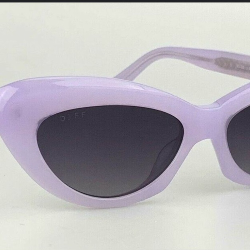DIFF Lavender Sunnies💜